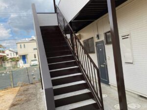 栃木県小山市 アパート階段塗装・外壁一部張り替え