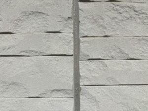 シーリングの劣化が進行しております。今回のタイミングで打ち替えをすることで雨水の浸入を阻止し、お家を長持ちさせることができます。